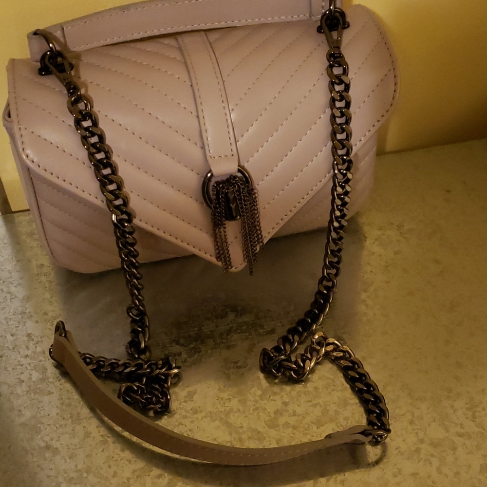 Gray chevron crossbody - Picture 8 of 10